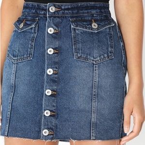 Zara women’s jean skirt, button style, frayed hem, length mini mid-rise, size S
